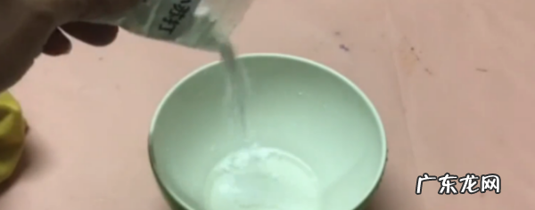 衣服上好久的油渍怎么洗,衣服上很久的油渍怎么去除