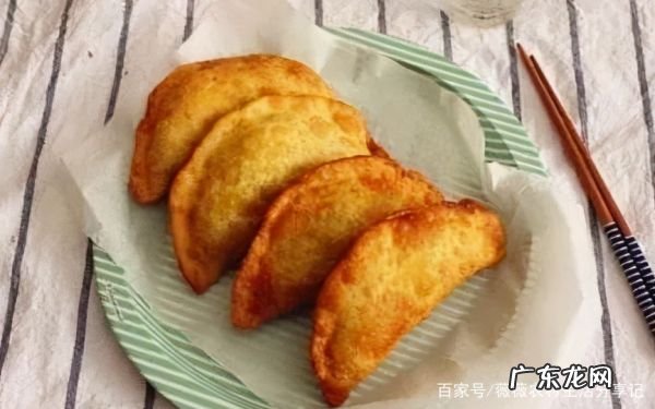 和顺县当地特色美食菜角,炸菜角绿豆芽需要焯水