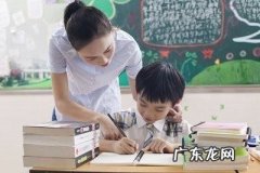 两姐妹之间的孩子怎么称呼,两姐妹妹妹的孩子叫姐姐叫什么