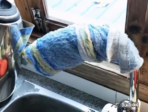 楼房水管冻了怎么快速化了,屋里水管冻住了最快化冻技巧