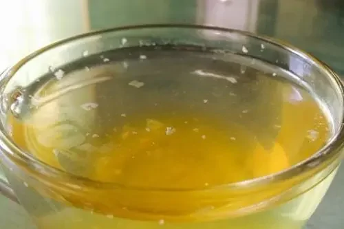蜂蜜水要热水还是冷水泡,泡蜂蜜水的最佳温度