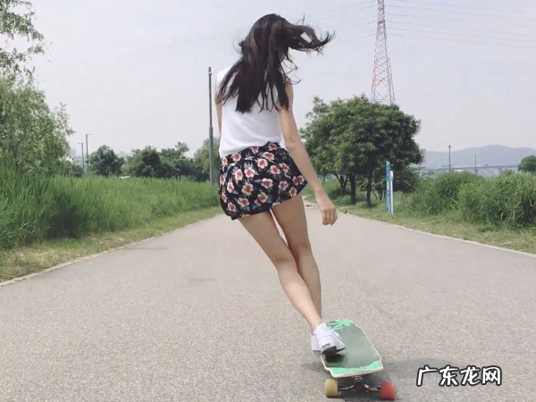 什么是自由式滑板,单板滑雪板 freestyle公园板全能板之间有什么联系与区别
