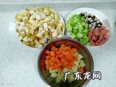 炒馒头丁怎么做好吃又简单,白菜炒馒头丁怎么做好吃又简单