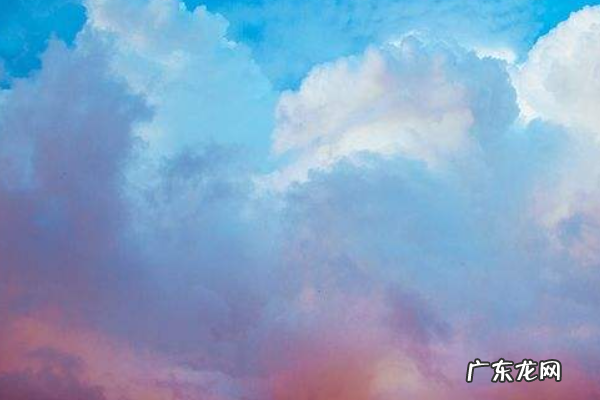 天空出现彩色的云是怎么回事,天空中真的有那种彩色的云
