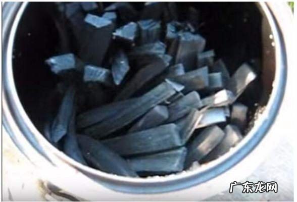木炭是怎么制造的,木炭是怎么制作的
