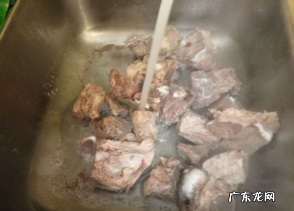 汤粉高汤的熬制方法,汤粉的高汤怎么熬