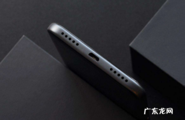 为什么手机会发出吱吱的声音,苹果手机有杂音滋滋咋回事设置噪音消除也没用