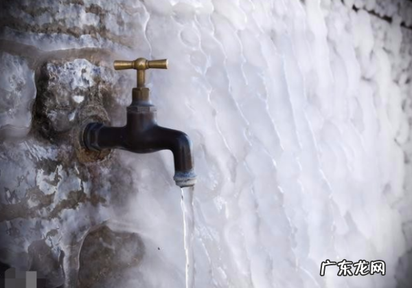 水管上冻怎么快速解冻,地下水管冻了怎么快速化开