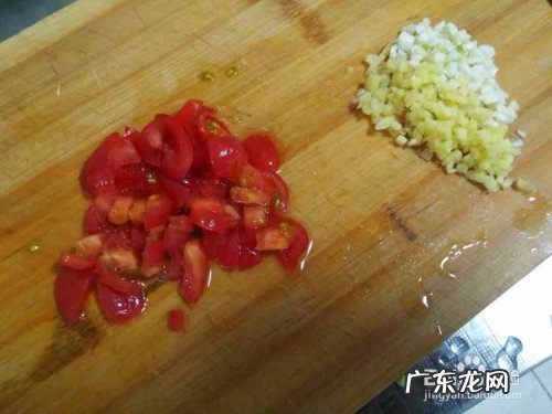 肘花火腿怎么做好吃,双汇肘花火腿怎么凉拌