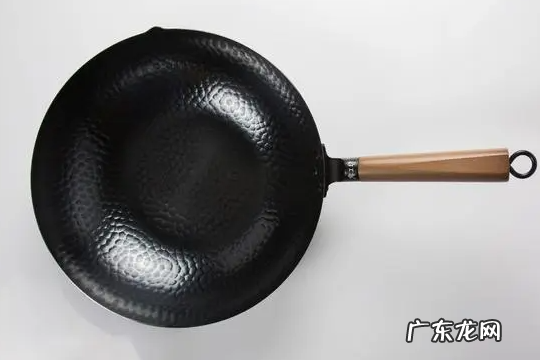 炒锅上的黑垢怎么清理,铁炒锅边上的黑垢怎样去除
