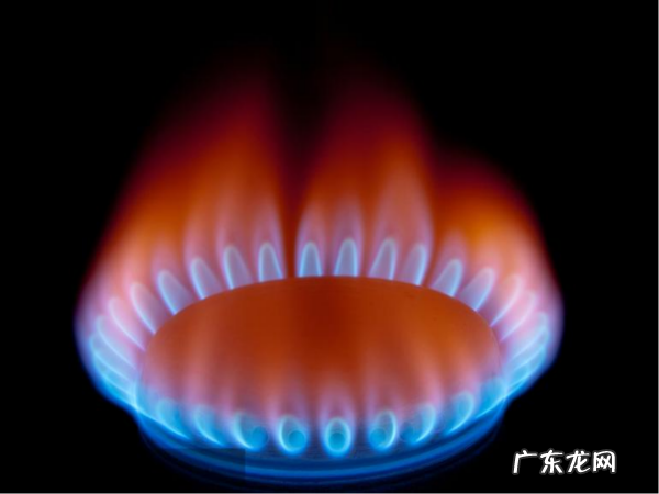 煤气灶熏黑锅底怎么回事,什么燃气灶不会烧黑锅底