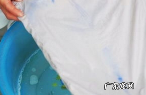 笔油弄到白衣服上怎么洗,白衣服染上中性笔油怎么办
