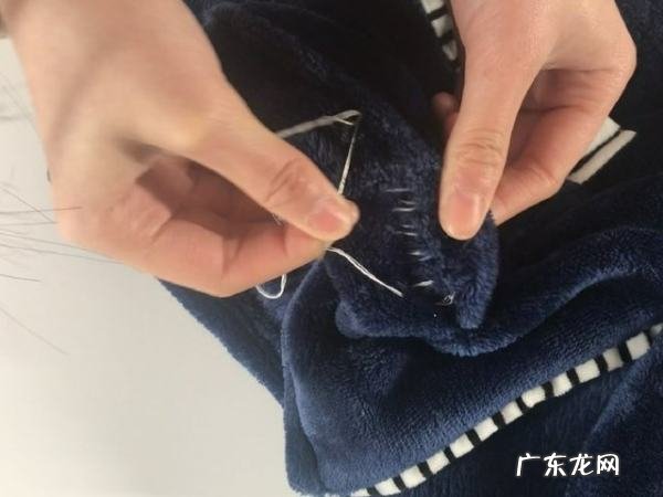 怎么补衣服破洞看不出来,衣服破了个洞怎么补看不出来