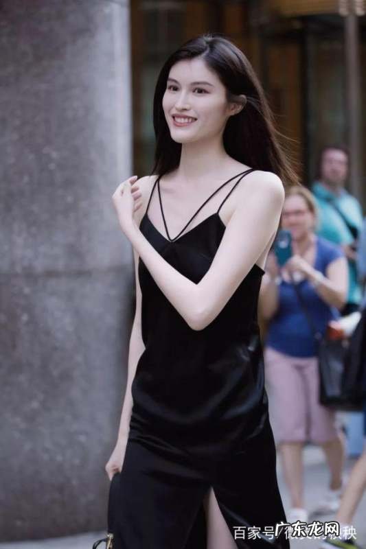 迪奥小黑裙的由来,dior英国官网