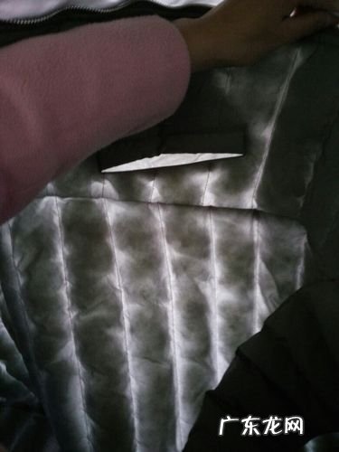 衣服洗了里面一坨一坨的怎么办,棉衣洗完一坨一坨的怎么恢复