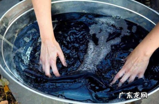 防止牛仔裤掉色的小妙招,新牛仔裤怎么洗不掉色最有效的方法泡多长时问