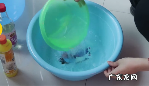 凉拖鞋发黄了怎么清洗,拖鞋发黄了用什么方法可以变白