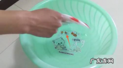 白短袖发黄怎么洗白,白短袖发黄怎么洗白小妙招