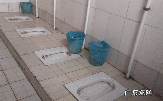 卫生纸多久被水自动泡烂,餐巾纸在水里多久会溶解