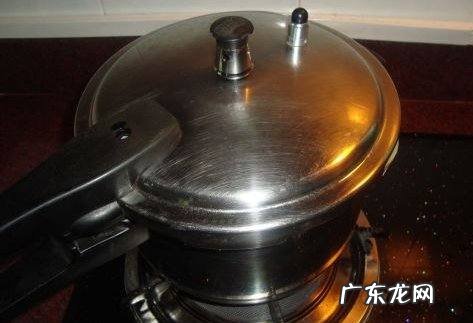 鲍鱼炖排骨汤怎么做,排骨炖鲍鱼汤要怎么炖该加什么
