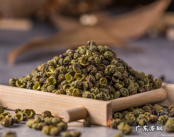花椒水泡脚一次用多少花椒,花椒水泡脚的方法和用量