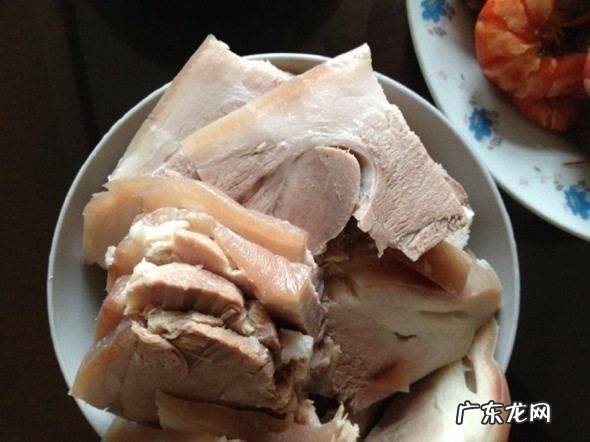 肘子怎么做不会粘皮,肘子怎么炖才能把皮炖烂