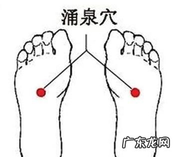 大蒜敷涌泉穴的功效,大蒜捣碎敷脚心治咳嗽