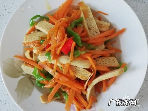 红萝卜炒豆腐干怎么做好吃,胡萝卜豆腐干的家常做法