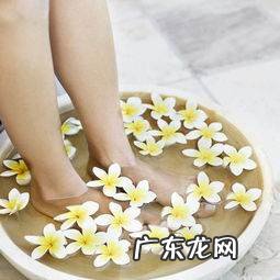 氯化钠可以洗脚,食盐泡脚的功效与作用禁忌