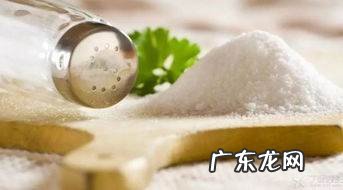 氯化钠可以洗脚,食盐泡脚的功效与作用禁忌