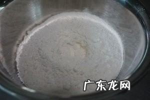 锅贴是什么面,锅贴和面到底是烫面还是冷面