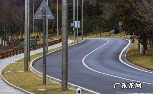 高速公路路肩是什么地方,什么是路肩其作用是什么