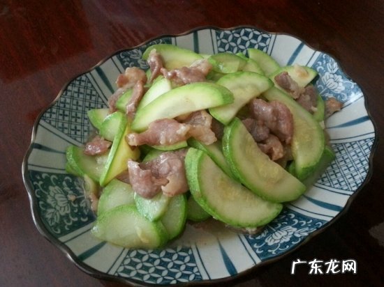 炒西葫芦怎么炒好吃,西葫芦怎样炒菜好吃跟什么搭配