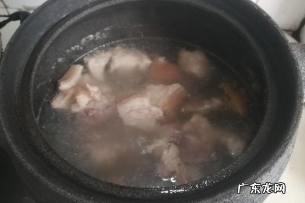 猪蹄怎么炖汤好吃又营养,怎样炖猪蹄汤好喝又营养对伤口好