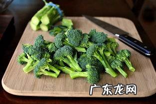 西兰花隔夜还能不能吃,西兰花可以隔夜吃