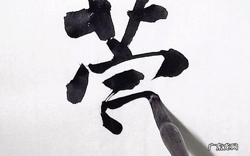 映萱的名字寓意,萱字取名的含义和意思是什么 萱字取名最佳配字举例