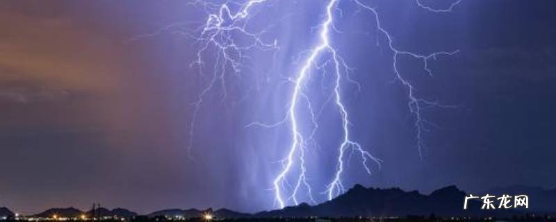 遇到雷雨天气要注意什么 遇到雷雨天气要注意什么吗请你写一写