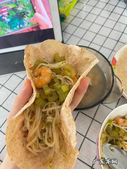 卷菜饼怎么做软又好吃,软饼卷菜的做法大全窍门