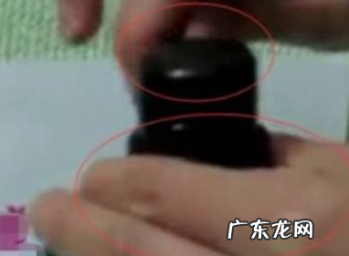 洗洁精瓶盖怎么弹上来,白猫洗洁精怎么打开按压嘴