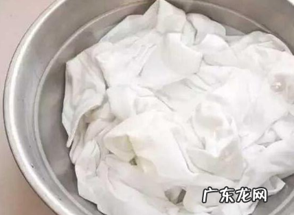 白衣服上番茄汁怎么洗,白衣服沾了番茄酱怎么能洗掉