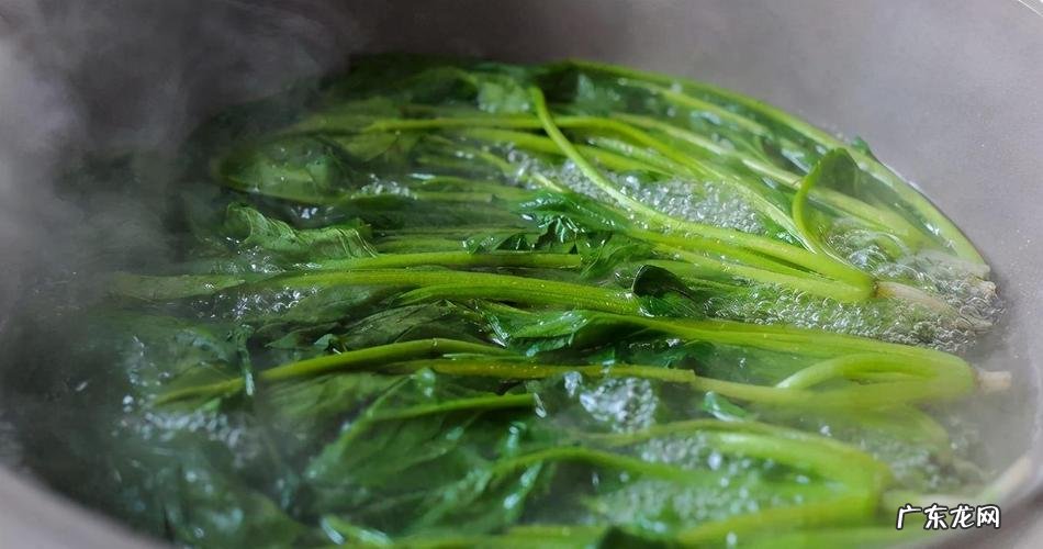 菠菜怎么焯水,菠菜怎样焯水不变色
