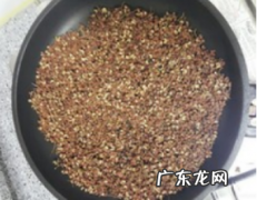 做花椒粉花椒要去籽,花椒磨成粉需要炒熟的