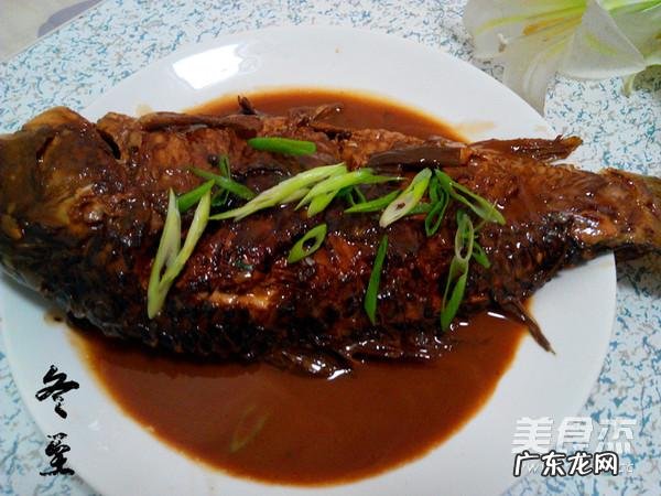 红烧鲤鱼怎么做法,红烧鲤鱼最简单的做法窍门