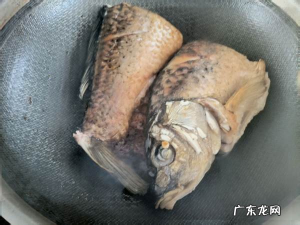 红烧鲤鱼怎么做法,红烧鲤鱼最简单的做法窍门