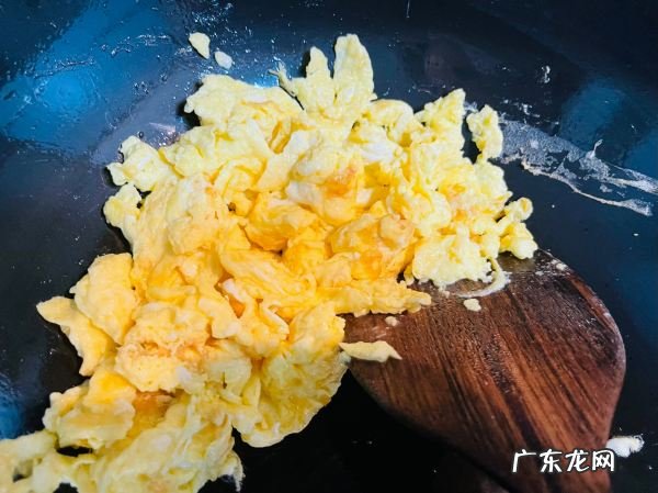 菠菜和鸡蛋怎么炒好吃,菠菜鸡蛋怎么炒
