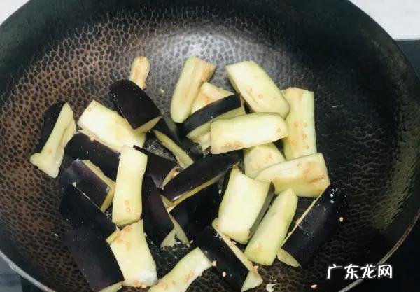 茄子能放多久,茄子放冰箱能放多久里面的籽黑了能吃