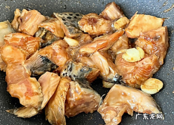 三文鱼鱼头怎么吃,三文鱼头怎么做好吃家常做法