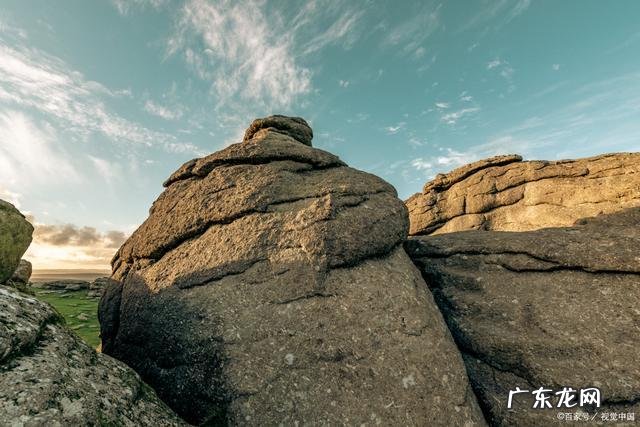 望夫石的女子叫什么,古代一个女的等一个男的变石像的故事电影