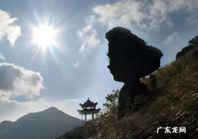 望夫石的女子叫什么,古代一个女的等一个男的变石像的故事电影