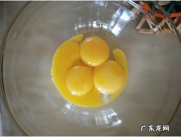 低筋面粉怎么做蛋糕,低筋面粉最简单的蛋糕电饭煲